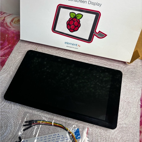 Raspberry pi 7” touchscreen display - Picture 2 of 8